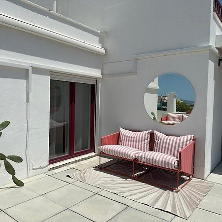 Appartamento Groovy Caparica Gem With Large Sunny Terrace Costa da Caparica Esterno foto