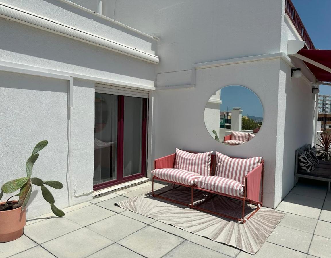 Appartamento Groovy Caparica Gem With Large Sunny Terrace Costa da Caparica Esterno foto