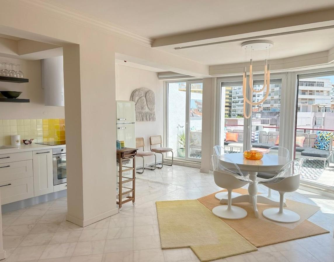Appartamento Groovy Caparica Gem With Large Sunny Terrace Costa da Caparica Esterno foto
