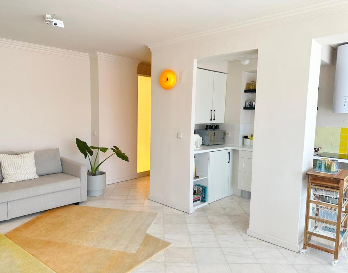 Appartamento Groovy Caparica Gem With Large Sunny Terrace Costa da Caparica Esterno foto
