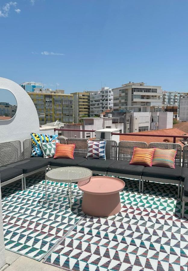 Appartamento Groovy Caparica Gem With Large Sunny Terrace Costa da Caparica Esterno foto